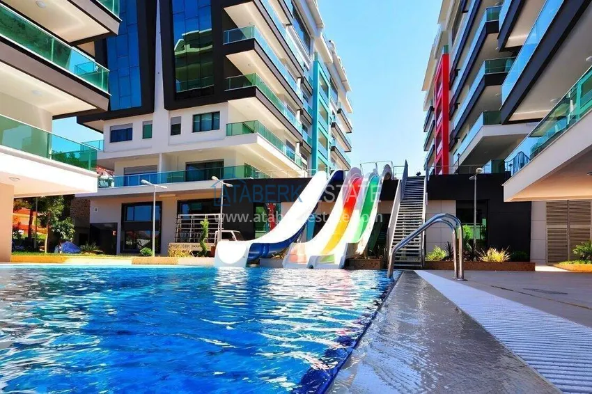 2+1 apartment on the first line in Alanya, Kargicak district — furniture, side sea view 16 