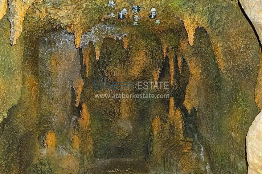 2+1 apartment on the first line in Alanya, Kargicak district — furniture, side sea view 49 