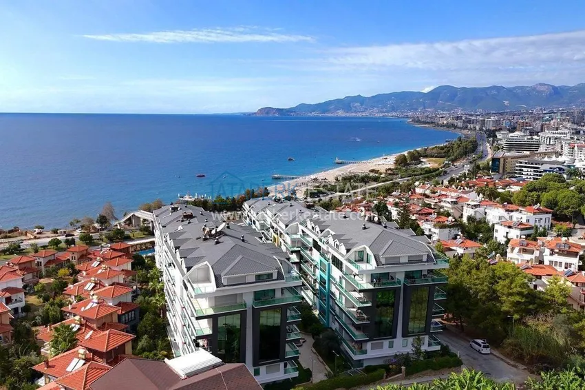 2+1 apartment on the first line in Alanya, Kargicak district — furniture, side sea view 5 