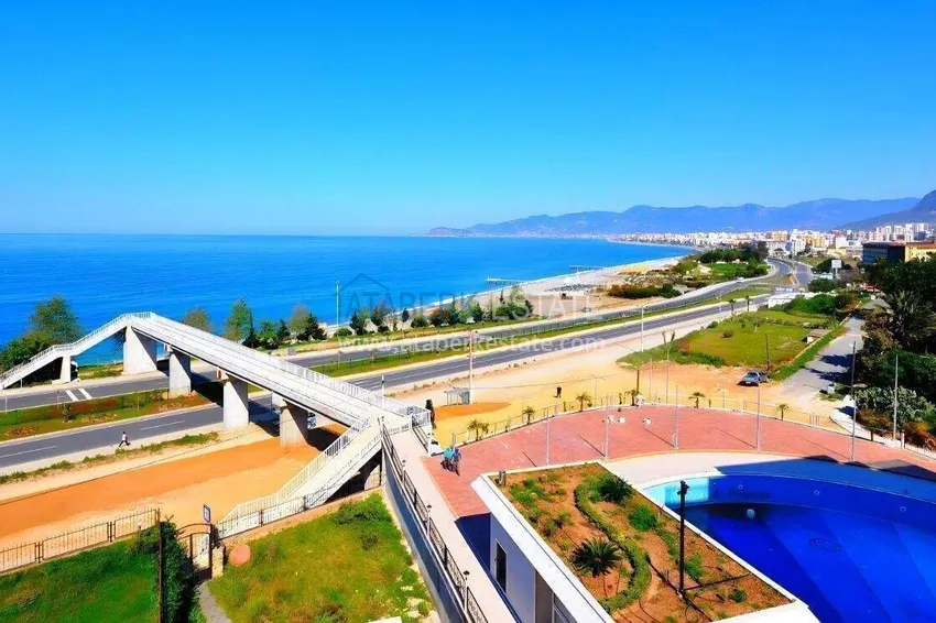 2+1 apartment on the first line in Alanya, Kargicak district — furniture, side sea view 8 