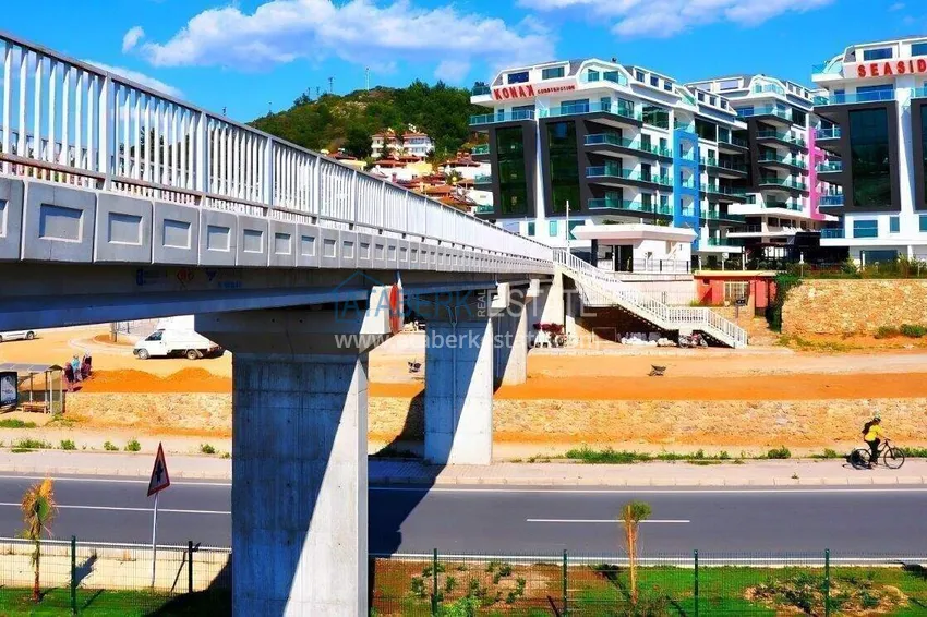 2+1 apartment on the first line in Alanya, Kargicak district — furniture, side sea view 10 