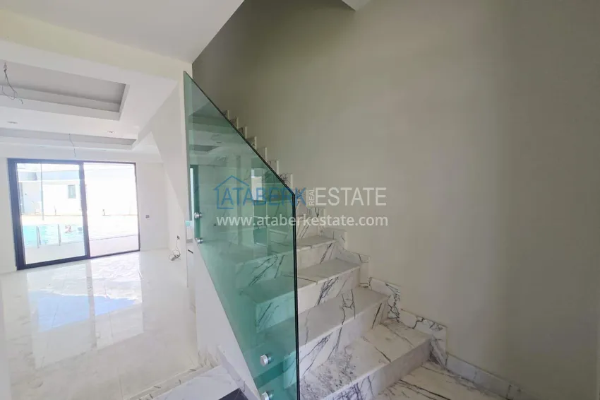 Purchase  Townhouse in Alanya — from the owner with access to the pool, to a premium complex, Turkler district 10 