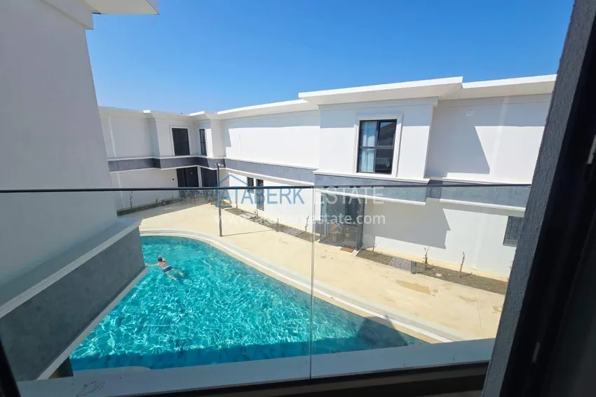 Purchase  Townhouse in Alanya — from the owner with access to the pool, to a premium complex, Turkler district 12 