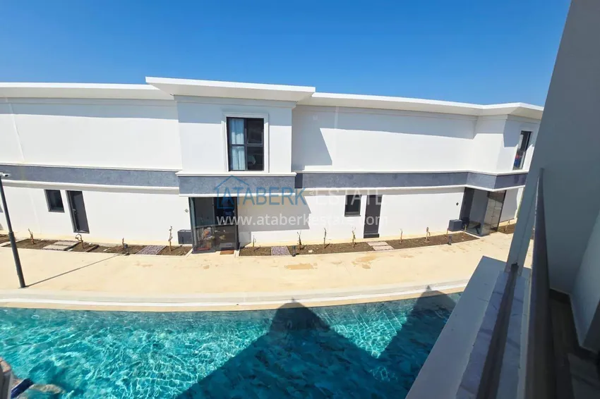 Purchase  Townhouse in Alanya — from the owner with access to the pool, to a premium complex, Turkler district 13 