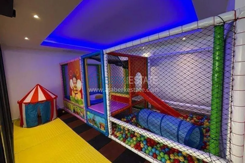 2+1 apartment in the center of Alanya, furnished in a luxury complex, Cleopatra beach area  21 