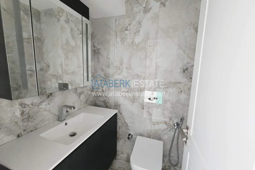 Purchase  Townhouse in Alanya — from the owner with access to the pool, to a premium complex, Turkler district 21 