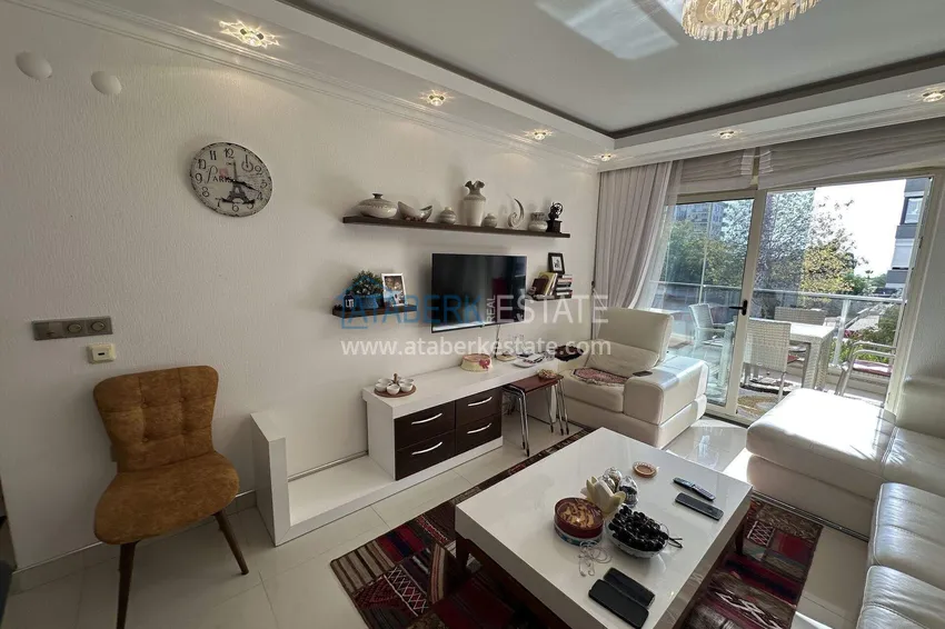Purchase  Apartment 1+1 in the center of Mahmutlar — furniture, glazed balcony, 200 meters from the sea  2 