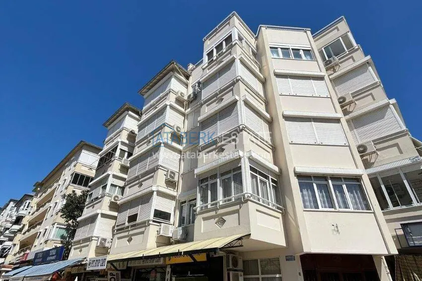 Apartment in the center of Alanya for a residence permit — one-bedroom with furniture, Cleopatra beach area 3 