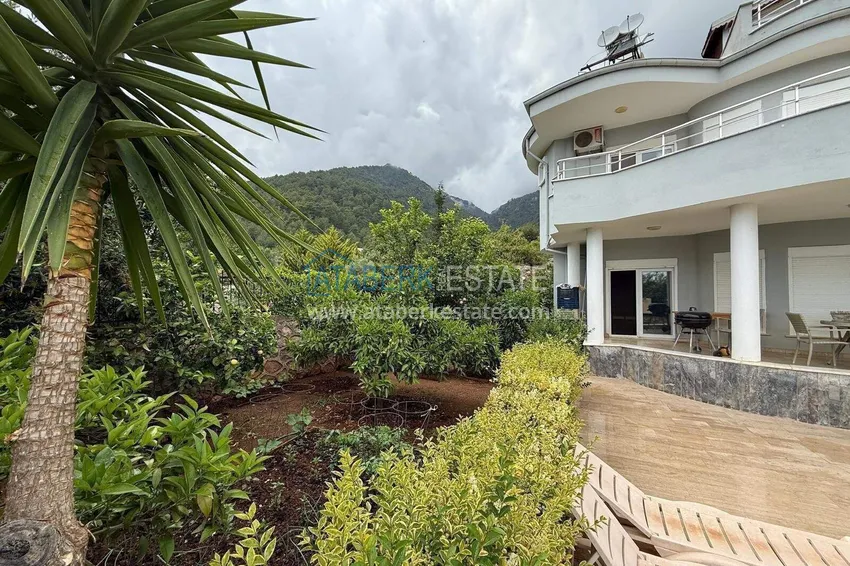 Villa in Alanya for residence permit and citizenship - detached 4+1 with pool and garden in Oba 5 