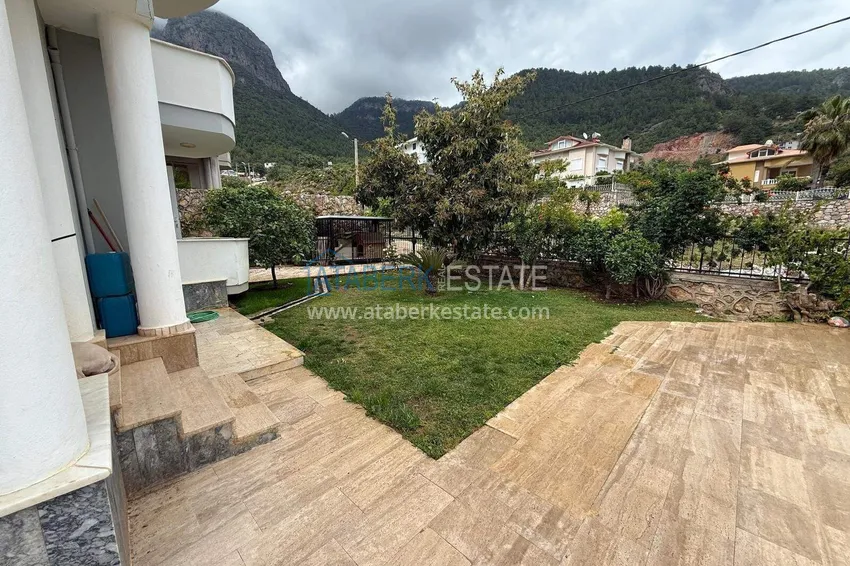 Villa in Alanya for residence permit and citizenship - detached 4+1 with pool and garden in Oba 6 