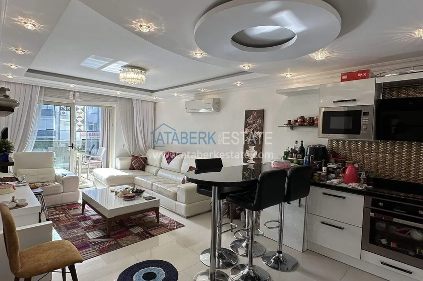 Purchase  Apartment 1+1 in the center of Mahmutlar — furniture, glazed balcony, 200 meters from the sea  7 