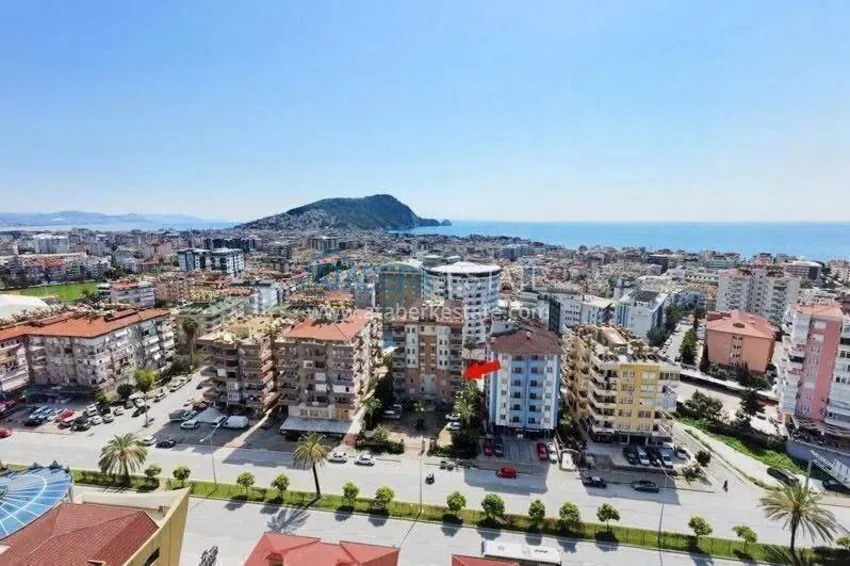 2+1 apartment in the center of Alanya — furniture, mountain view, glazed balcony, Cleopatra beach area  2 