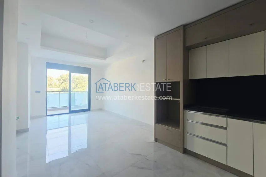 Purchase  1+1 apartment in Mahmutlar from the owner - premium residence 1 