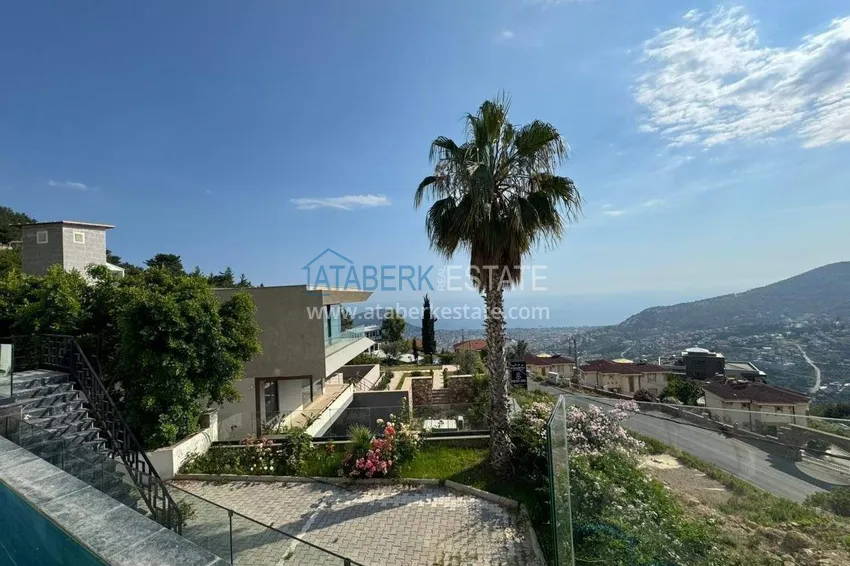 Stylish villa in Alanya - with panoramic views in the prestigious Bektash area. Real estate for a residence permit 14