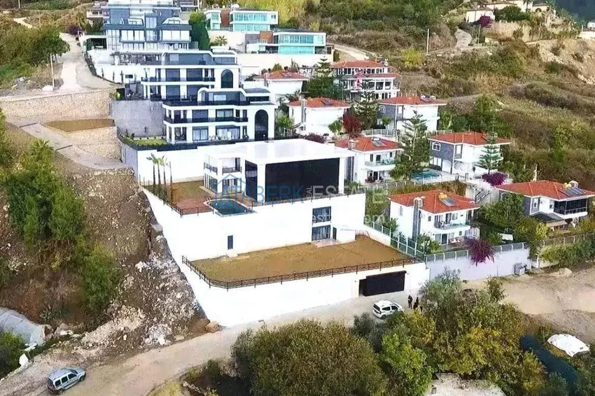 A villa in Alanya for citizenship is a rare offer in a prestigious location 7
