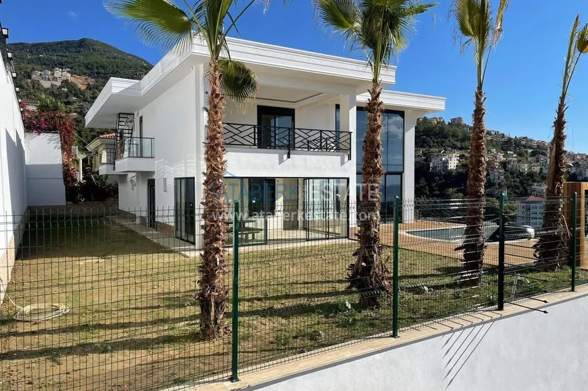 A villa in Alanya for citizenship is a rare offer in a prestigious location 9