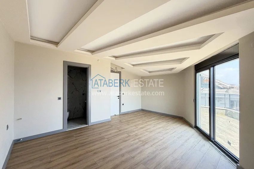 Purchase 4+1 panoramic penthouse duplex in the center of Alanya — the first coastal one, suitable for citizenship 12 