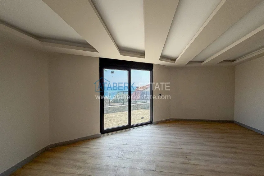 Purchase 4+1 panoramic penthouse duplex in the center of Alanya — the first coastal one, suitable for citizenship 13 