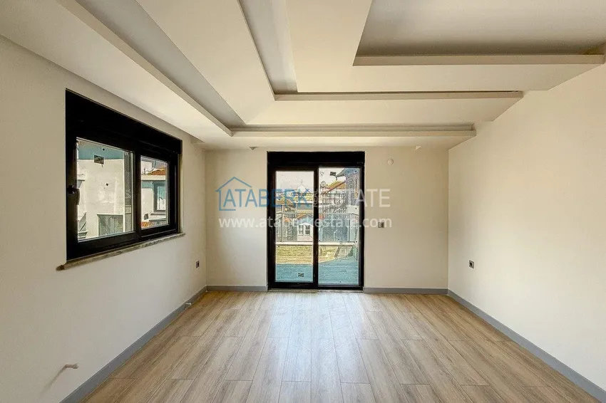 Purchase 4+1 panoramic penthouse duplex in the center of Alanya — the first coastal one, suitable for citizenship 17 