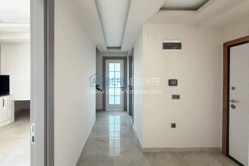 Purchase 4+1 panoramic penthouse duplex in the center of Alanya — the first coastal one, suitable for citizenship 2 