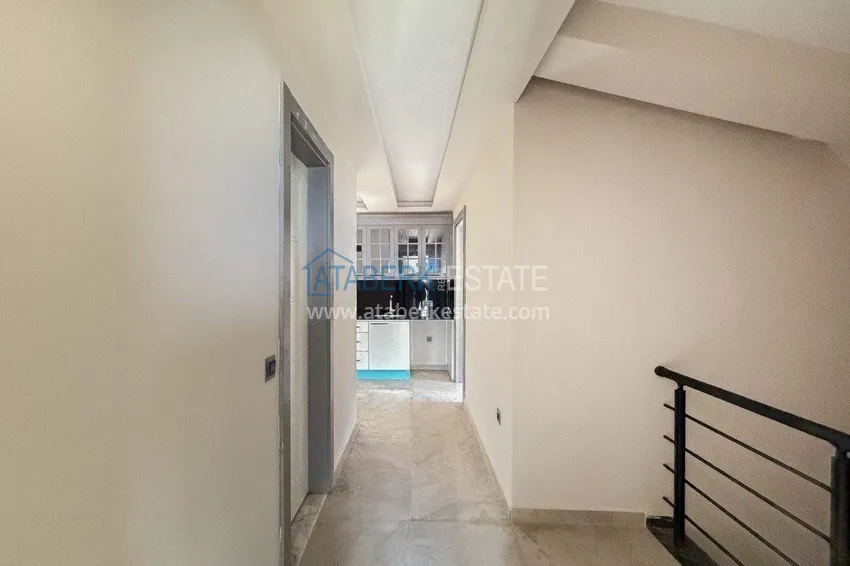 Purchase 4+1 panoramic penthouse duplex in the center of Alanya — the first coastal one, suitable for citizenship 23 