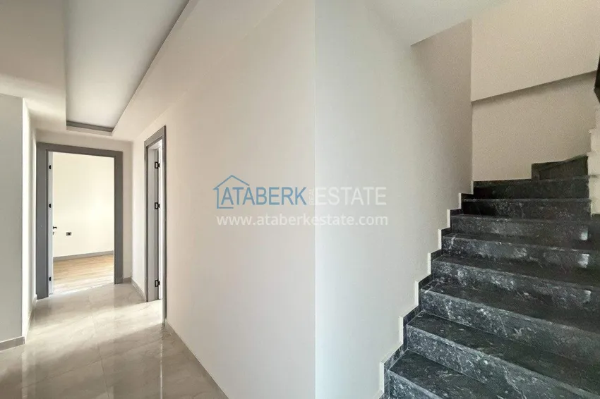 Purchase 4+1 panoramic penthouse duplex in the center of Alanya — the first coastal one, suitable for citizenship 3 