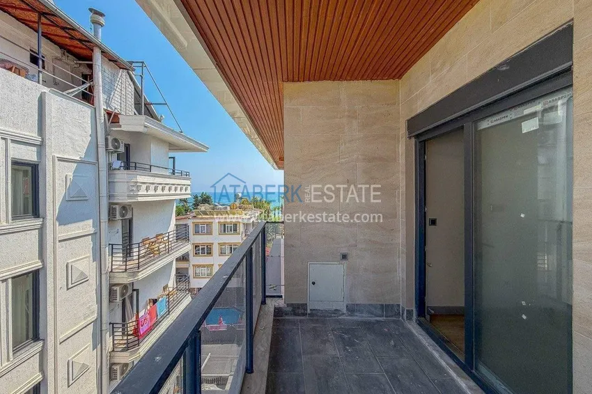 Purchase 4+1 panoramic penthouse duplex in the center of Alanya — the first coastal one, suitable for citizenship 32 