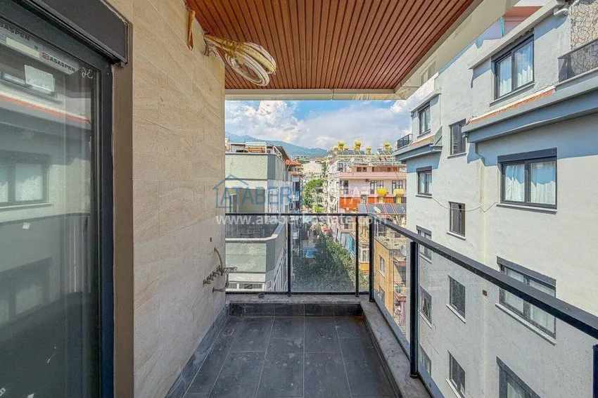 Purchase 4+1 panoramic penthouse duplex in the center of Alanya — the first coastal one, suitable for citizenship 33 