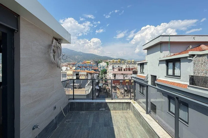 Purchase 4+1 panoramic penthouse duplex in the center of Alanya — the first coastal one, suitable for citizenship 38 