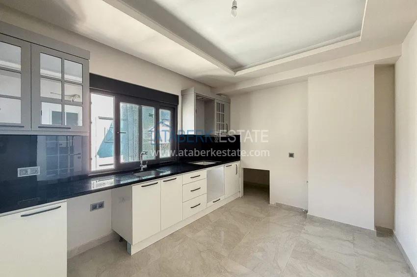 Purchase 4+1 panoramic penthouse duplex in the center of Alanya — the first coastal one, suitable for citizenship 4 
