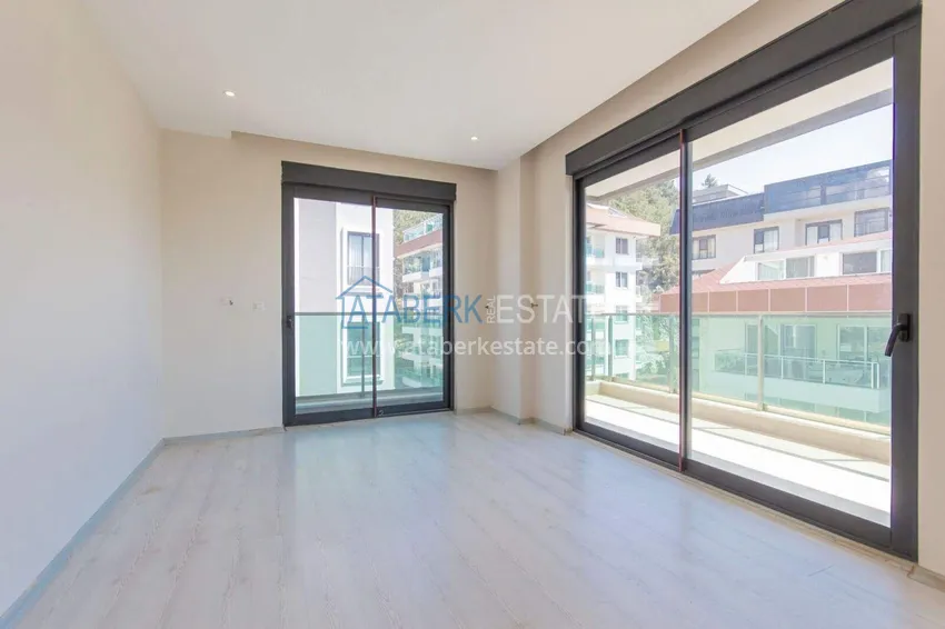 Purchase 4+1 penthouse duplex in Alanya for citizenship and residence permit - the first coastal one, Kargicak district 11 