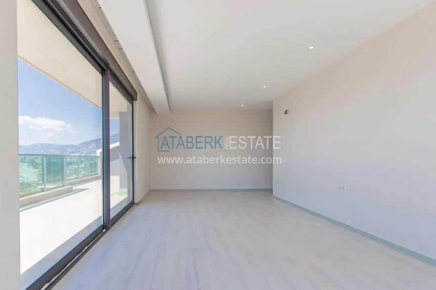 Purchase 4+1 penthouse duplex in Alanya for citizenship and residence permit - the first coastal one, Kargicak district 15 