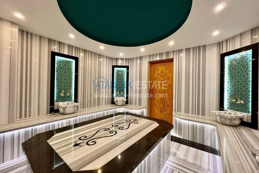 4+1 penthouse duplex in Alanya for citizenship and residence permit - the first coastal one, Kargicak district 16 