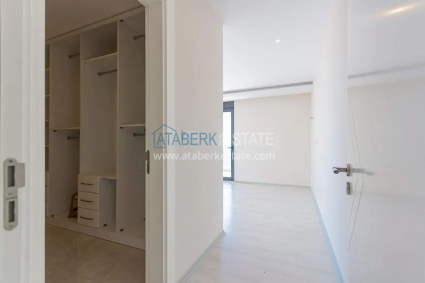 Purchase 4+1 penthouse duplex in Alanya for citizenship and residence permit - the first coastal one, Kargicak district 23 