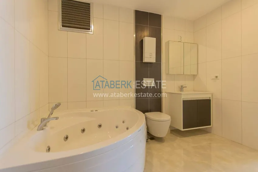 Purchase 4+1 penthouse duplex in Alanya for citizenship and residence permit - the first coastal one, Kargicak district 28 