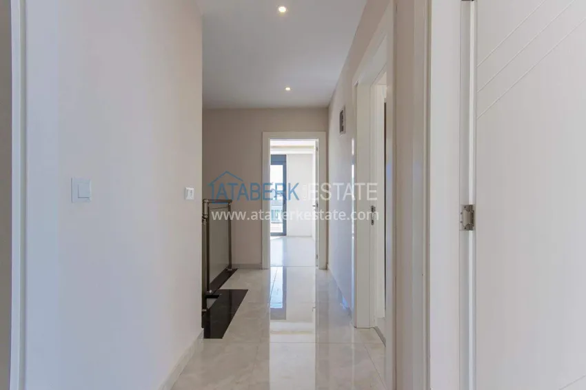 Purchase 4+1 penthouse duplex in Alanya for citizenship and residence permit - the first coastal one, Kargicak district 29 