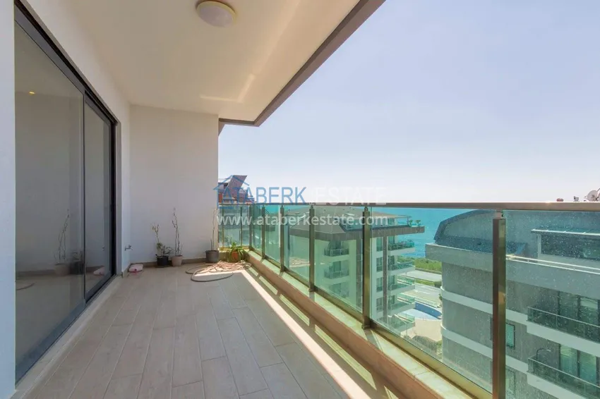 Purchase 4+1 penthouse duplex in Alanya for citizenship and residence permit - the first coastal one, Kargicak district 34 