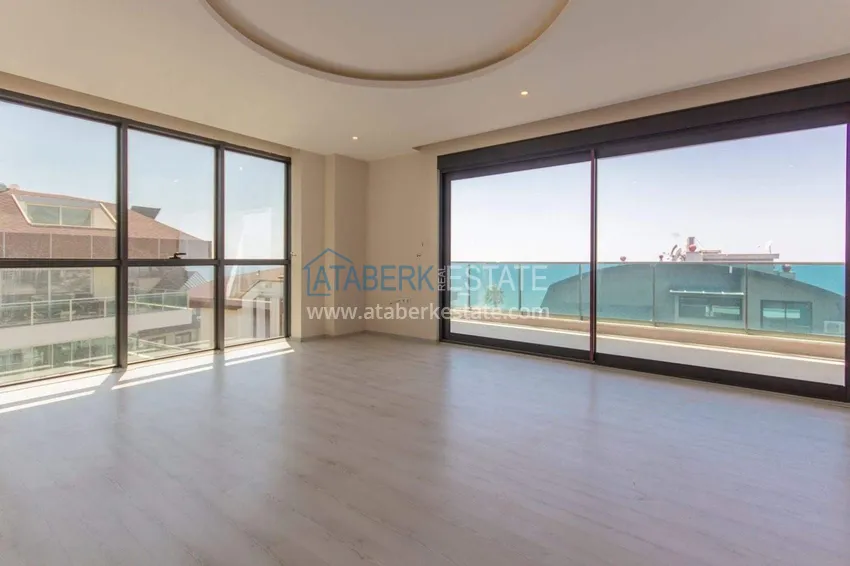 Purchase 4+1 penthouse duplex in Alanya for citizenship and residence permit - the first coastal one, Kargicak district 6 