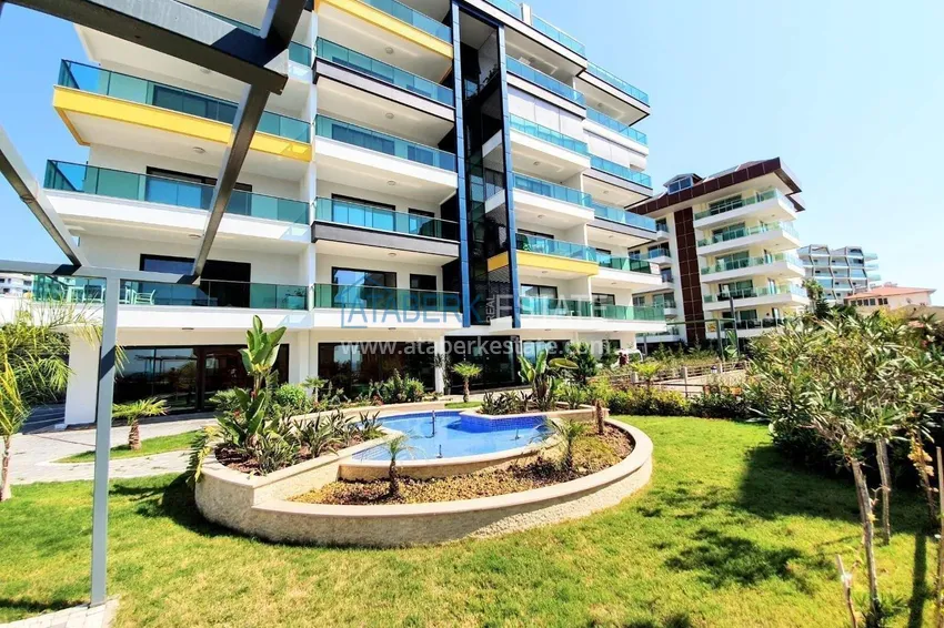4+1 penthouse duplex in Alanya for citizenship and residence permit - the first coastal one, Kargicak district 6 