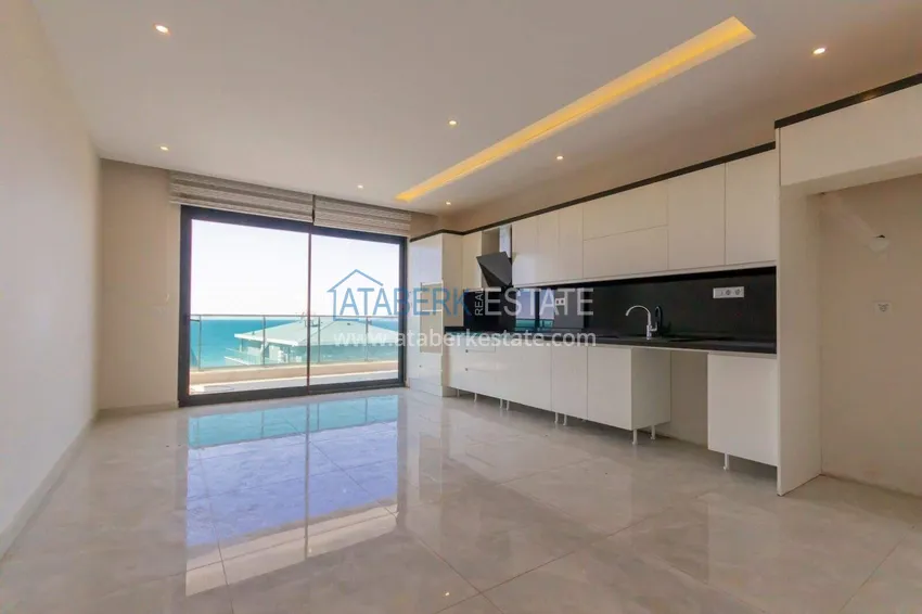 Purchase 4+1 penthouse duplex in Alanya for citizenship and residence permit - the first coastal one, Kargicak district 8 