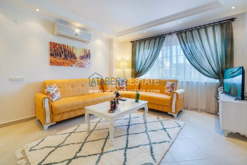 Purchase Четырехкомнатная квартира с отдельной кухней в европейском районе Оба 1 