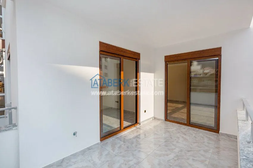 Purchase Четырехкомнатная квартира с отдельной кухней в европейском районе Оба 18 