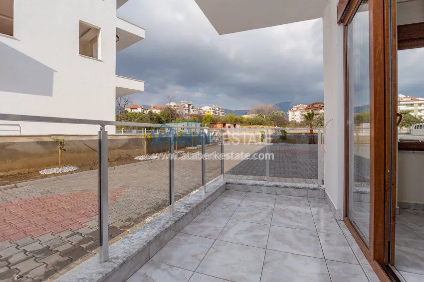 Purchase Четырехкомнатная квартира с отдельной кухней в европейском районе Оба 20 