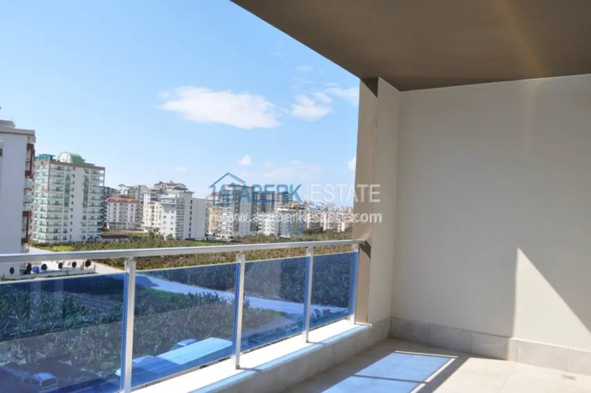 Purchase  Трехкомнатная квартира в современном комплексе Махмутлара 1 