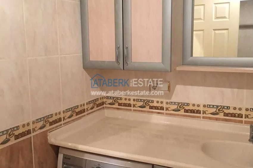 Purchase  Profitable apartments 1+1 in the central area of Oba district 10 