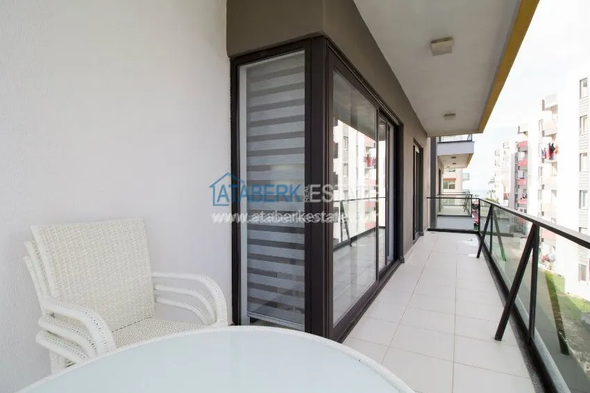 Purchase  1+1 apartment, located 50 meters from the sea in Oba center 3 