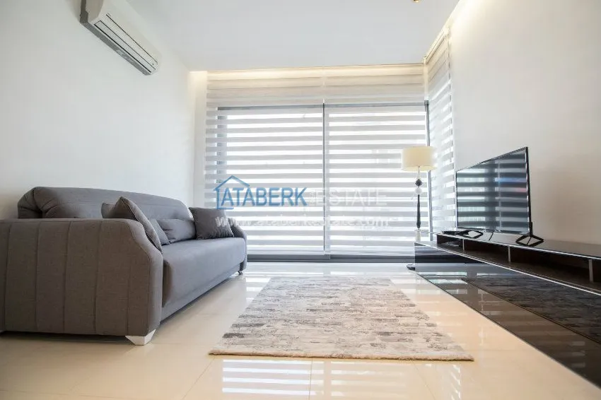 Purchase  1+1 apartment, located 50 meters from the sea in Oba center 5 