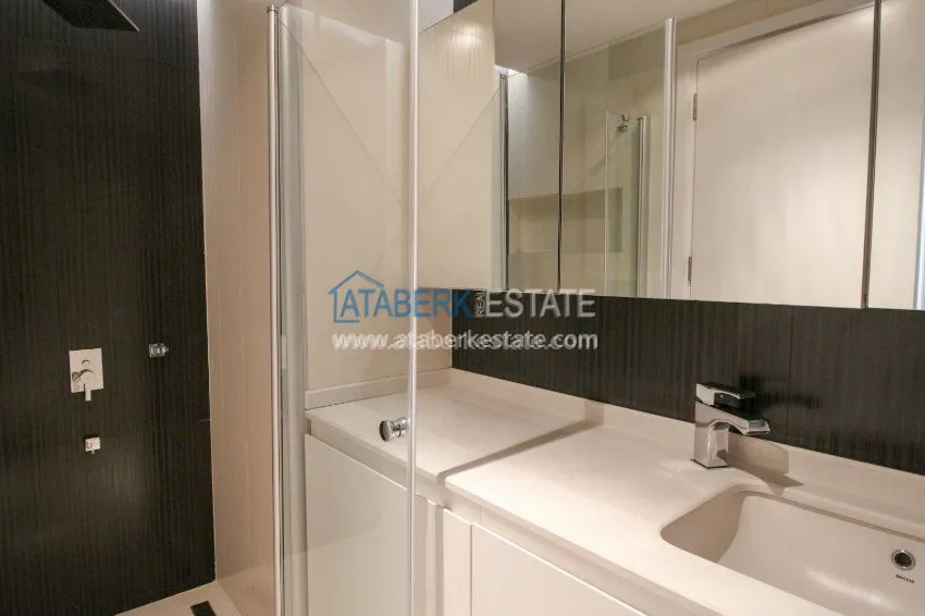 Purchase  1+1 apartment, located 50 meters from the sea in Oba center 7 