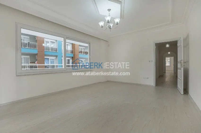 Purchase  Просторная 2+1 после ремонта в городском доме на проспекте Барбаросса 2 