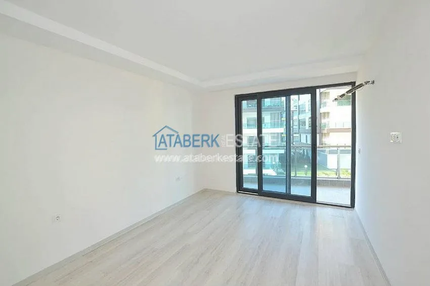 Purchase  One-bedroom apartment in a complex with an indoor pool in Kargicak 3 